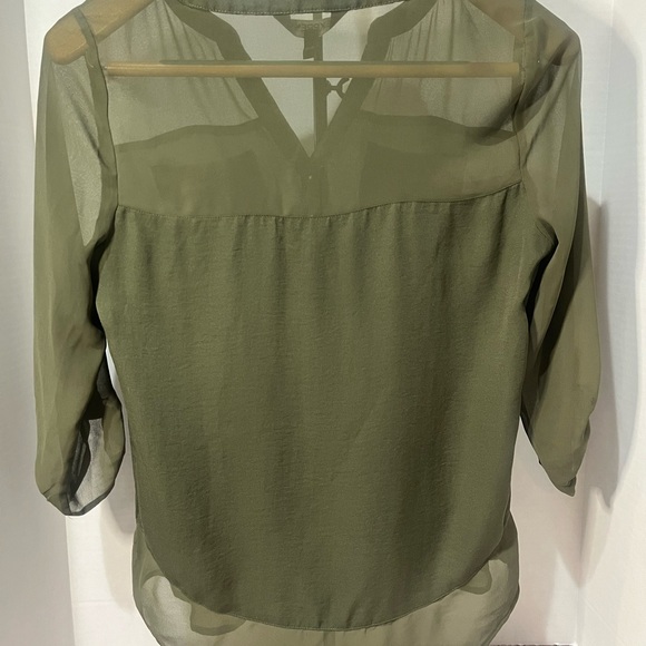 Express 3 Button Shear Blouse - Picture 6 of 9